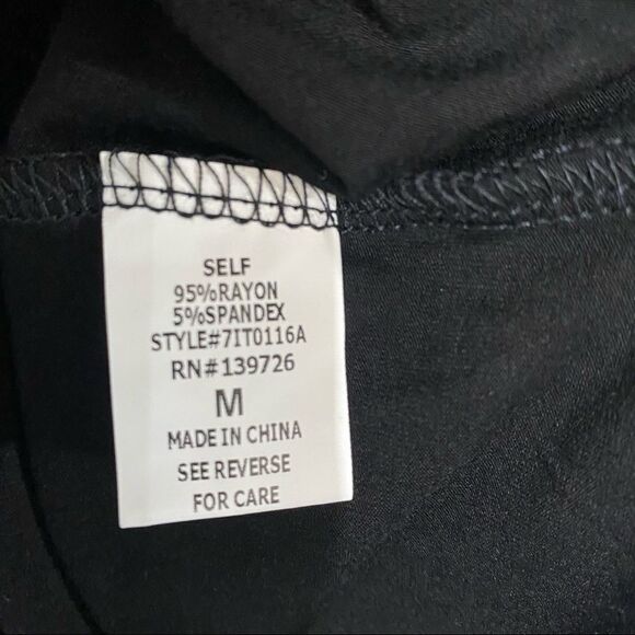 Honey Punch Tee Womens Medium Rose Patches Short Sleeve T-Shirt Top - Picture 7 of 7